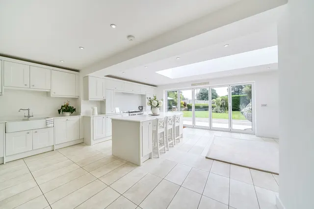 A Truly Exceptional Retreat in the Heart of Prime Uxbridge, UB8, photo 1