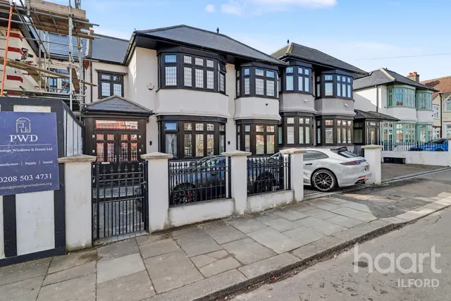 Canterbury Avenue, Ilford, IG1, photo 2