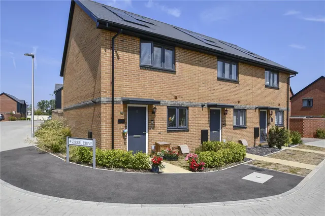 Sorrel Drive, Arborfield Green, RG2, photo 1