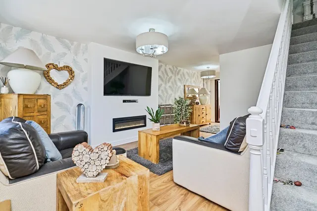 Photo 2 — Pennyroyal Close, WALSALL, West Midlands, WS5