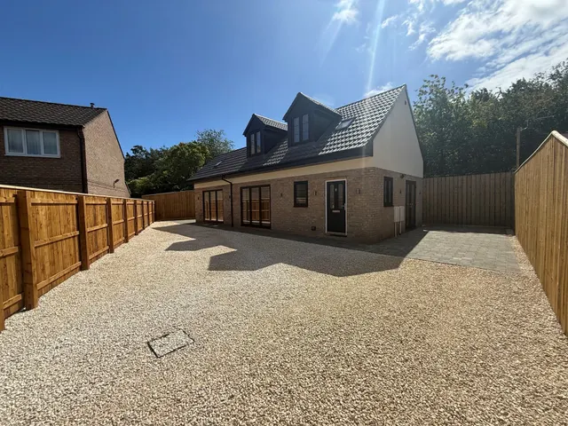 Meadway Drive, Forest Hall, photo 1