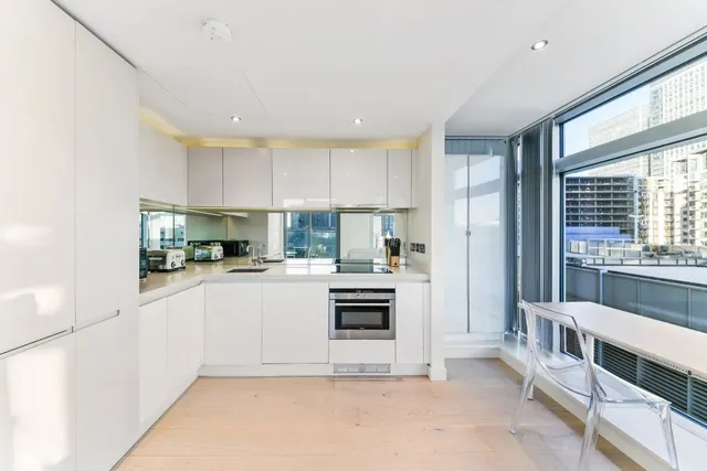 Pan Peninsula Square, Canary Wharf, E14, photo 2