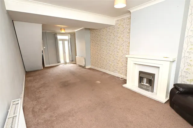 Photo 2 — Yardley Wood Road, Moseley, Birmingham, B13 9JW