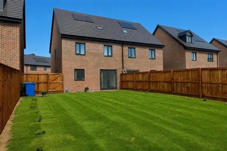 Photo 2 — Donnelly Road, Armthorpe, DN3