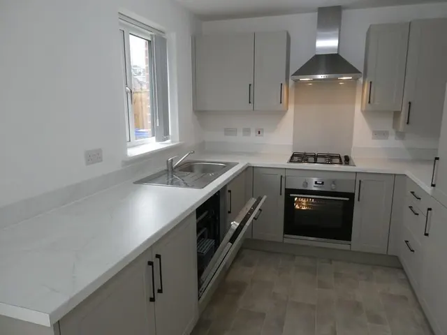 Photo 3 — Donnelly Road, Armthorpe, DN3