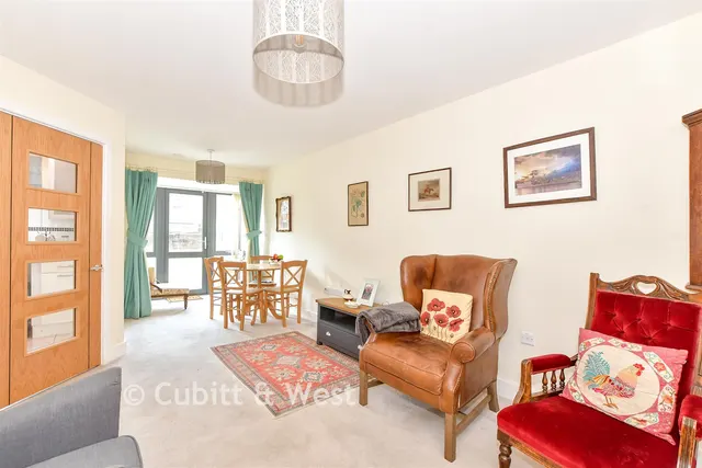 St. Margaret's Way, Midhurst, GU29, photo 3