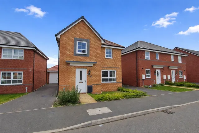 Dawes Way, Hednesford, Cannock, Staffordshire, WS12, photo 1