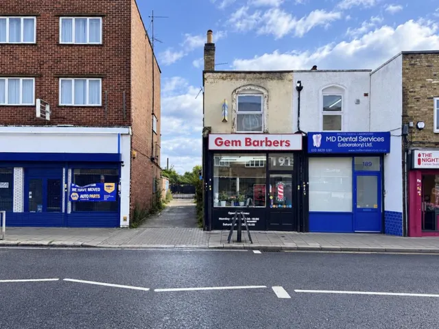 Baker Street, Enfield, photo 1