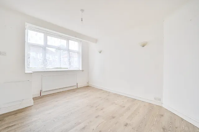 Feltham, TW14, photo 2
