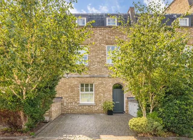 Mills Row, Chiswick, W4, photo 1