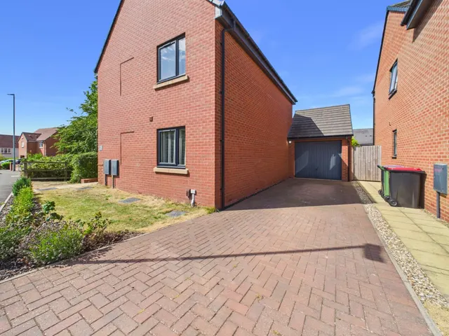 Photo 2 — Priorslee, Telford TF2 9UU
