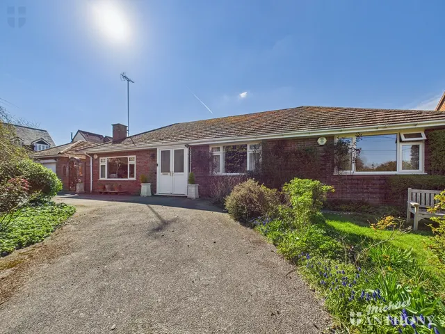 Upper Hartwell, Stone, Aylesbury, HP17 8NZ, photo 1