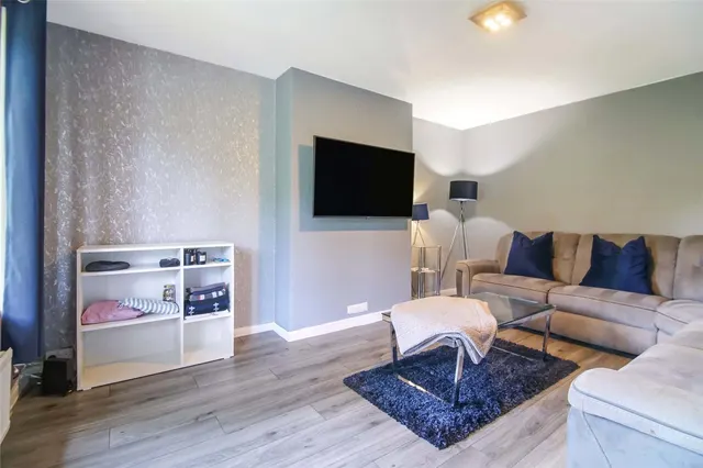 Larchfield Drive, Burnside, G73, photo 2