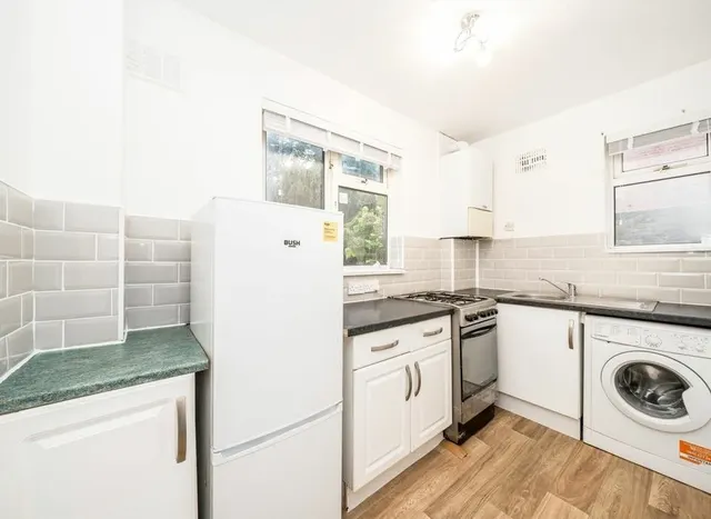 Photo 2 — Thornbury Road, Isleworth, TW7