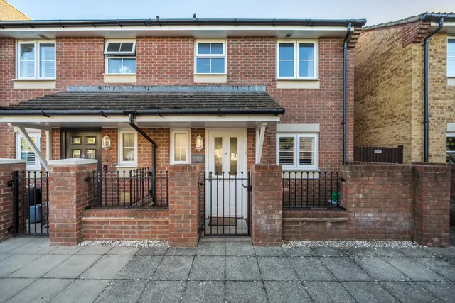 Cunningham Avenue, Portsmouth, PO2, photo 1