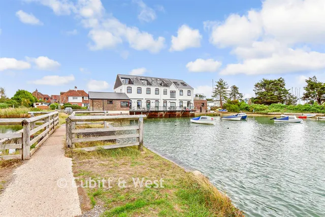 Slipper Road, Emsworth, PO10, photo 1
