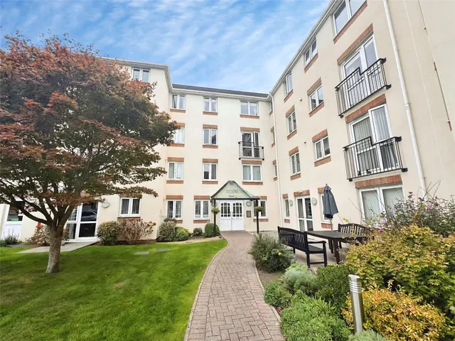 Horn Cross Road, Plymouth, PL9