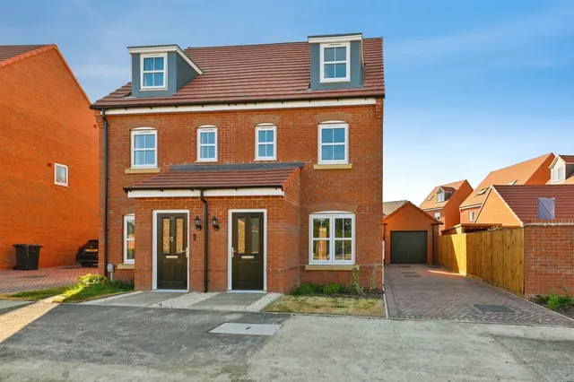 Buttercup Way, South Wootton, King's Lynn, photo 1