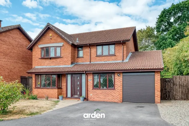 Charlesworth Avenue, Shirley, B90, photo 1