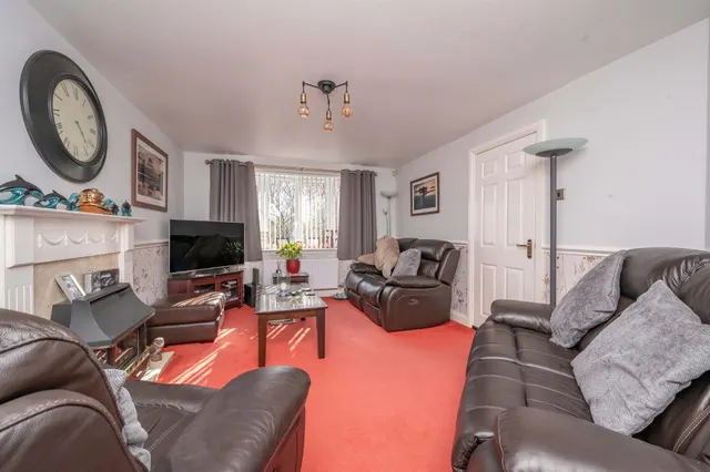 Neuville Way, Kettering, NN14, photo 3
