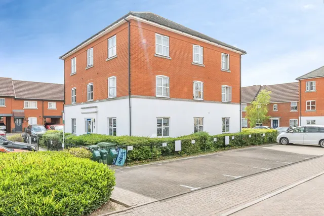 Mary Rose Close, Grays, RM16, photo 1