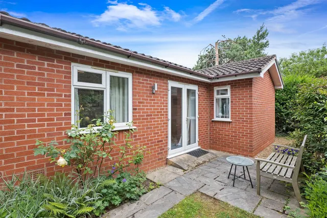Photo 3 — Paddock Lane, Stratford-Upon-Avon, CV37