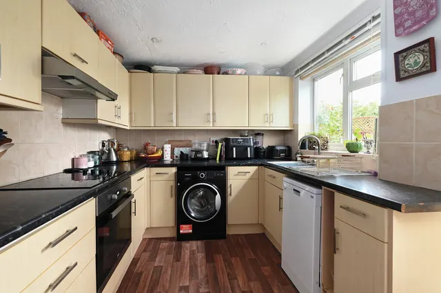 Cherrytree Close, Owlsmoor, GU47, photo 3