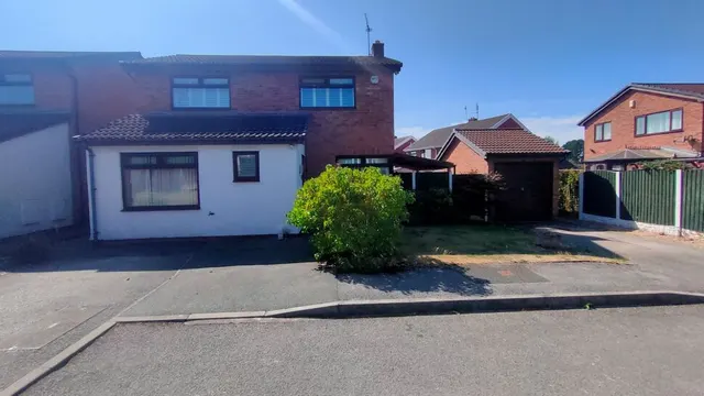Ivy Close, Wrexham, LL11, photo 1