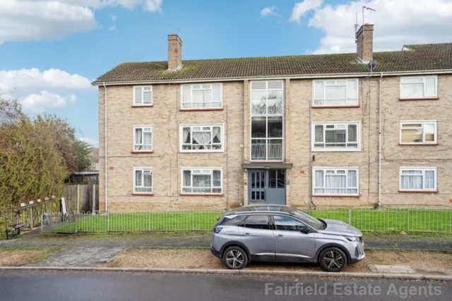 Lincoln Drive, Watford, WD19, photo 1