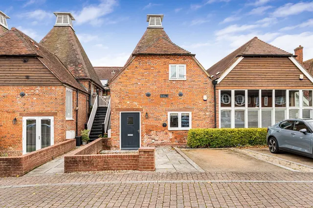 Oast Lane, Upper Froyle, GU34, photo 1