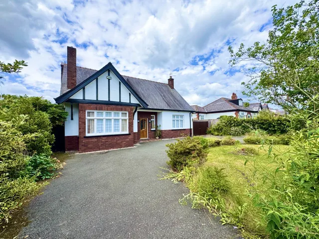 Springfield Lane, Eccleston, photo 1