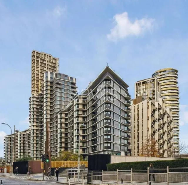 Fountain Park Way, London, W12, photo 1