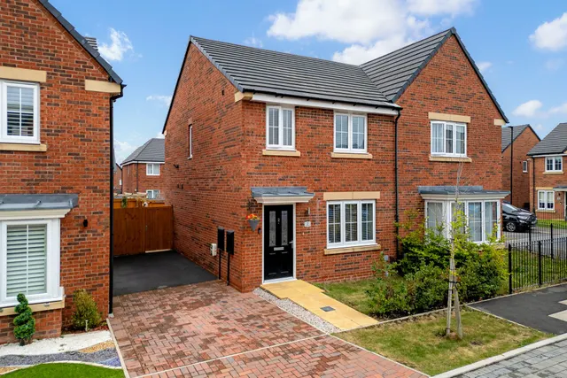 Comer Wall Way, Halewood, Liverpool, Liverpool, L26 0AQ, photo 1