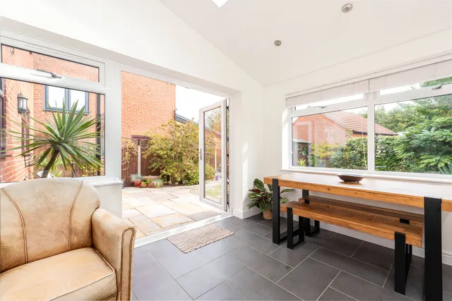 Paxton Crescent, Shenley Lodge, MK5, photo 2