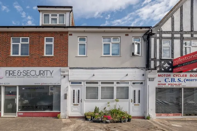 Kneller Road, Whitton, TW2, photo 1