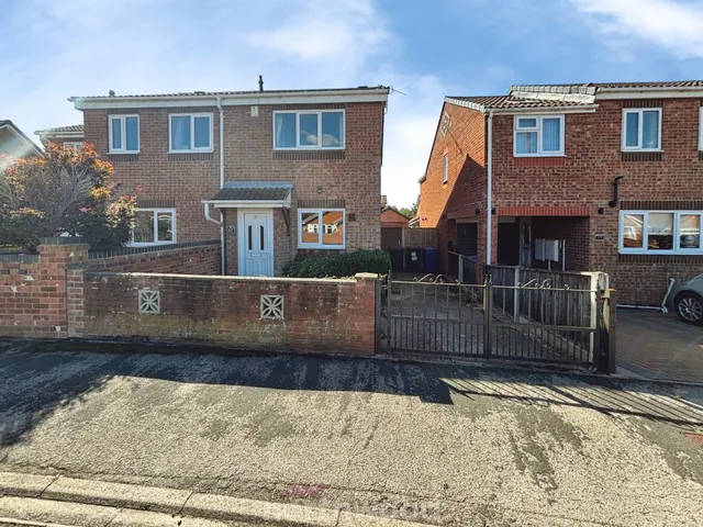 Victoria Avenue, Hatfield, DN7, photo 1