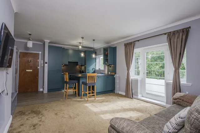 Wimbledon Hill Road, London, SW19, photo 2