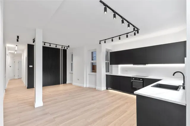 Abbotsford Avenue, London, N15, photo 2