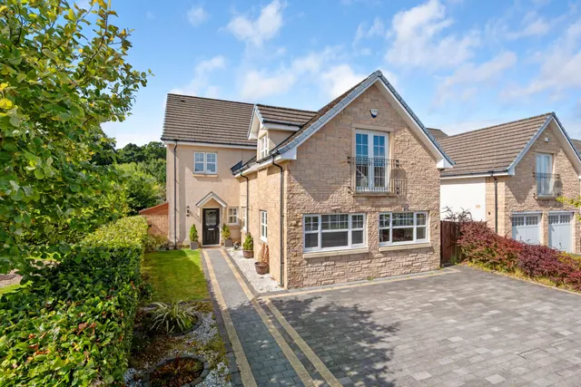 Primrose Avenue, Newton Mearns, photo 1