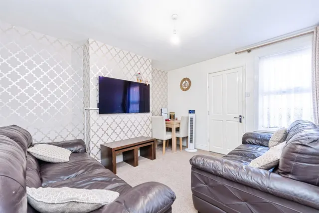 Cedar Terrace, High Wycombe, HP11, photo 1