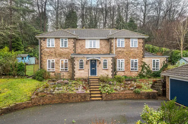 Stoatley Rise, Haslemere, GU27, photo 1