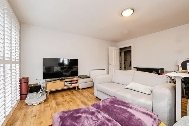Coniston Avenue, Purfleet-on-Thames, Essex, RM19, photo 1