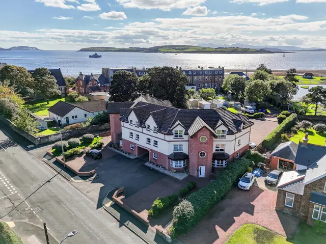 11h, Greenock Road, Largs KA30 8PH, photo 1