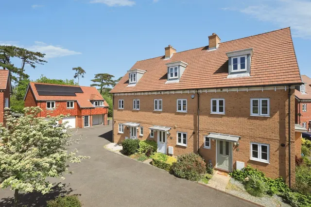 Kensington Way, Polegate, BN26, photo 1