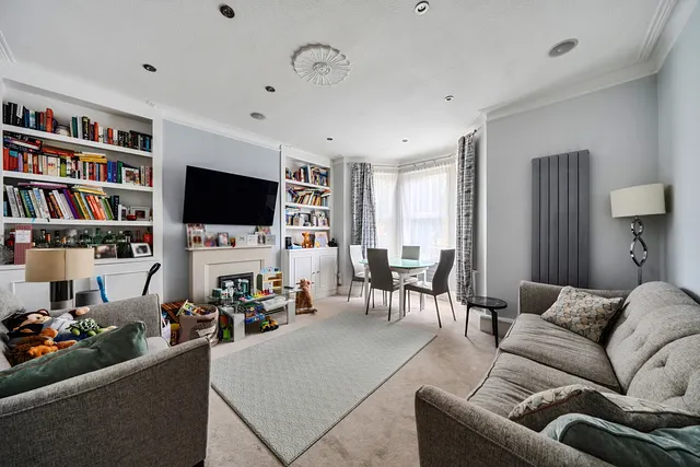Charteris Road, Queens Park, NW6, photo 1