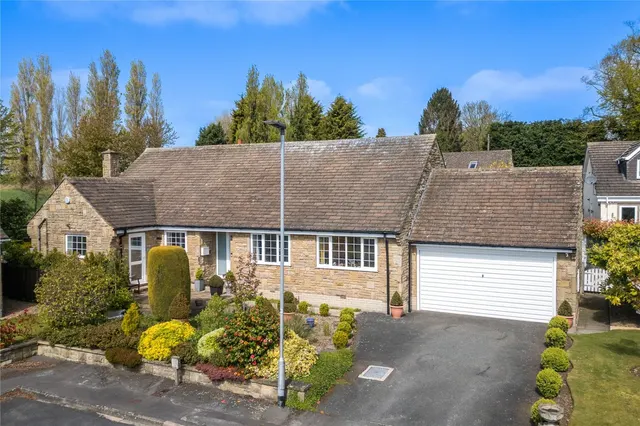 Huntsmans Way, Badsworth, WF9, photo 1