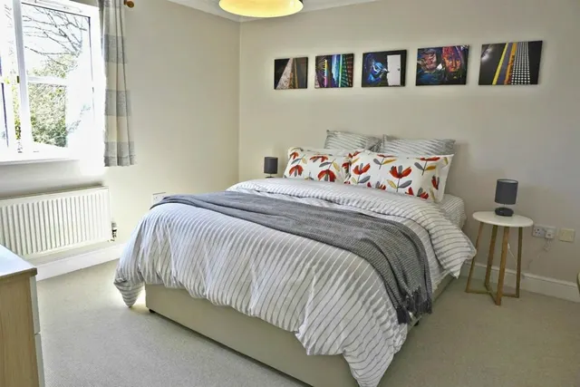 The Walled Garden, TR10, photo 3