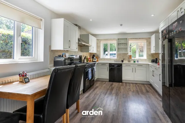 Edgewood Drive, Barnt Green, B45, photo 3