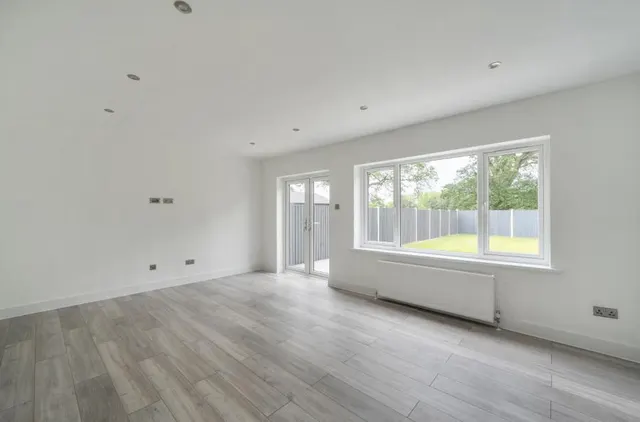 Jerrymoor Hill, Finchampstead, RG40, photo 3