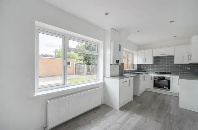 Jerrymoor Hill, Finchampstead, RG40, photo 2